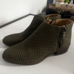 Women’s 7.5 Boots 