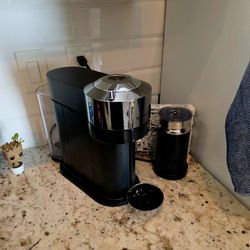 Nespresso Vertuo Next Deluxe + Milk Frother – Works Perfectly