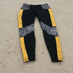 1mm Women’s Roxy Surf Pants, Size 2