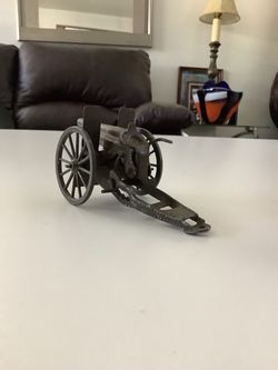 Vintage 1930s Toy Britains Royal Gun Cannon Metal Cap