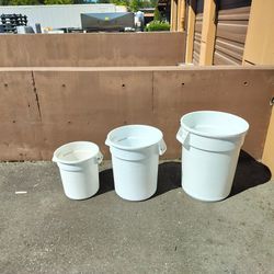 BRUTE 32 Gal, 20 Gal & 10 Gal Containers