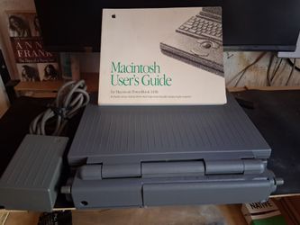 Vintage Apple /Macintosh laptop