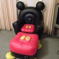 Re: RARE Walt Disney World at home Mickey Mouse Inflatable Chair
