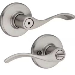 Kwikset Balboa Satin Nickel Privacy Door Handle with Lock for Bedroom or Bathroom featuring Microban Technology