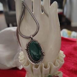Vintage Sterling Silver Green Stone , Necklace Don't Kno If It's Turquoise 