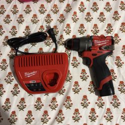 Milwaukee M12 Hammer Drill 