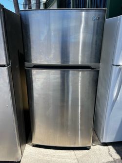 LG 33”WIDE TOP FREEZER REFRIGERATOR STAINLESS STEEL