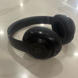 Beats Studio Pro