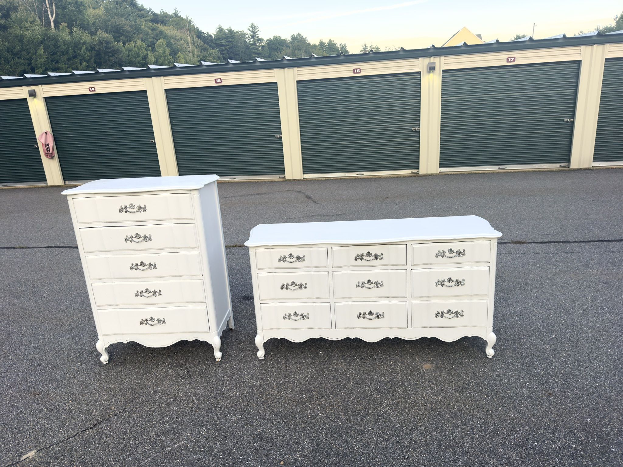 FREE DELIVERY Beautiful Wooden White Dresser Bedroom Set