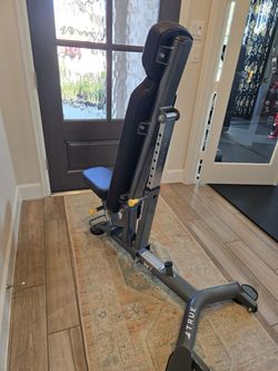 Used True SF-1000 19 Adjustable Incline Bench in Good Condition - Conroe, TX