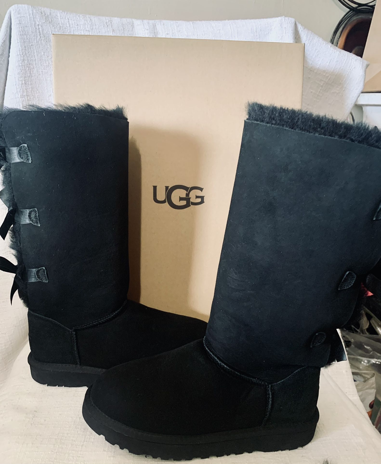 New Ugg Women’s Bailey Bow Tall ll Size 8 Black Authentic 💯