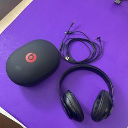 Beats Studio3 Wireless Over-Ear Headphones – Matte Black (with Case & Cables)