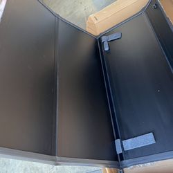 RAM PREMIUM HARD TONNEAU COVER (19-22 NEW MODEL - BED 6.5') TFX2704