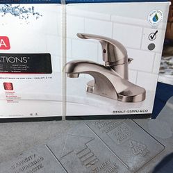 Delta Foundation Bathroom Faucet 2 In Stock