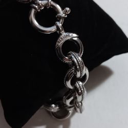 Sterling Jewelry.  BEAUTIFUL STERLING BRACELET. LIKE NEW! 