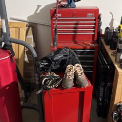 Men’s Softball Equipment