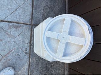 Heavy-Duty Plastic Storage Container with Twist-On Lid