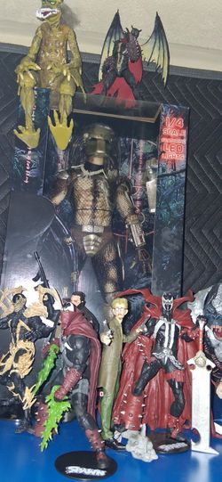 1/4 Scale Special Edition LED Jungle Predator Figure NECA