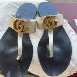 Gucci Womens Leather Thong sandal