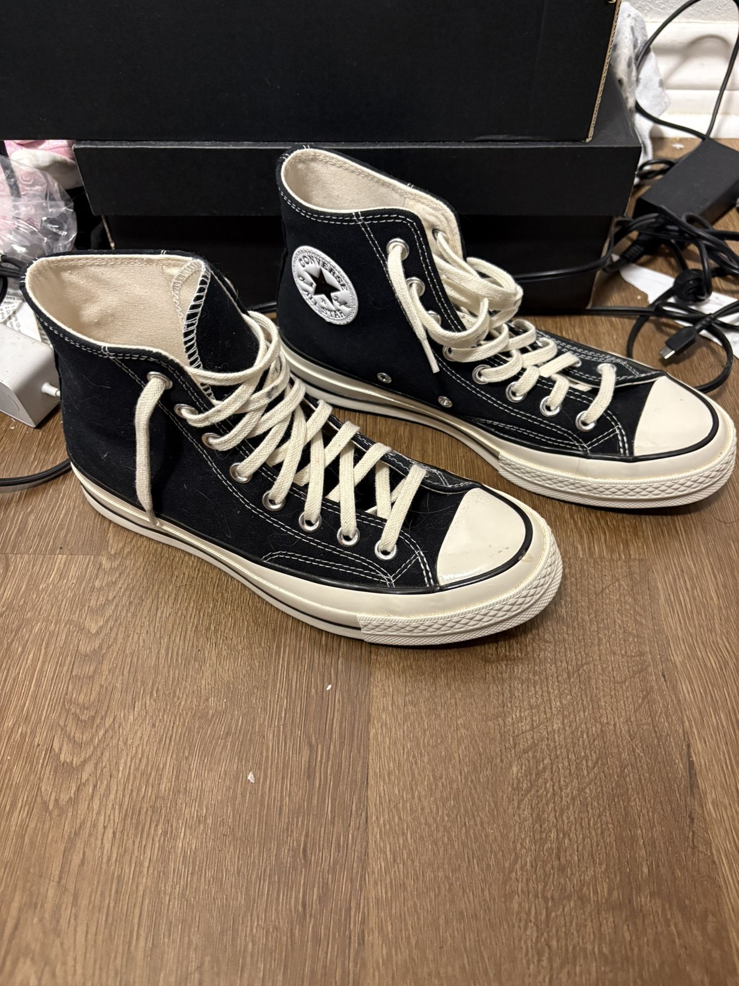 ladies size 9 men’s size 7 high top converse