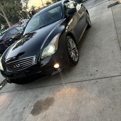 2011 G37s