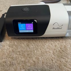  ResMed AirSense 11 AutoSet  – Like New, 93 Hours Used. 