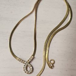 Vintage Avon Gold Tone Rhinestone Infinity Loop Herringbone Chain Necklace 18"