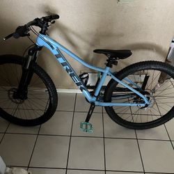 Trek Marlin 5 Mountain Bike