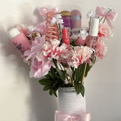 Trending Gifts Bouquet 