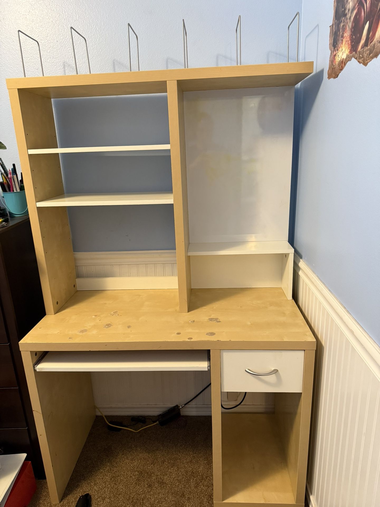Desk W/adjustable Shelves, Whiteboard & Keyboard Pullout Shelf