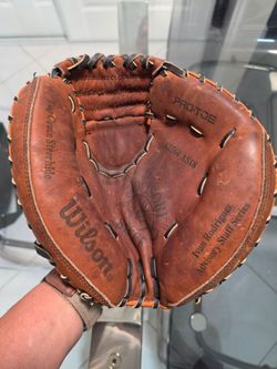 Vintage Wilson Ivan Rodriguez Advisory Staff Catcher's Mitt (A2564 AS18) - Right Hand Throw(RHT)