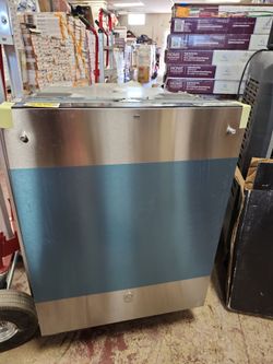 GE
24 in. Built-In Tall Tub Top Control Stainless Steel Dishwasher w/Sanitize, Dry Boost, 52 dBA