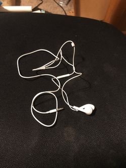 Apple earbuds