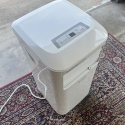 Frigidaire Portable AC W Dehumidifier 8000BTU-White