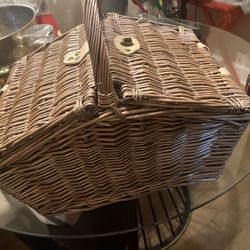 Picnic Basket Set - Picnic Ware Included