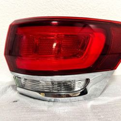2020 - 2022 JEEP GRAND CHEROKEE RH TAIL LIGHT OEM