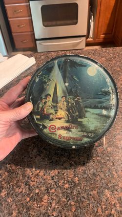 Rare antique 1920s Campfire Supeme marshmallow tin in good condition