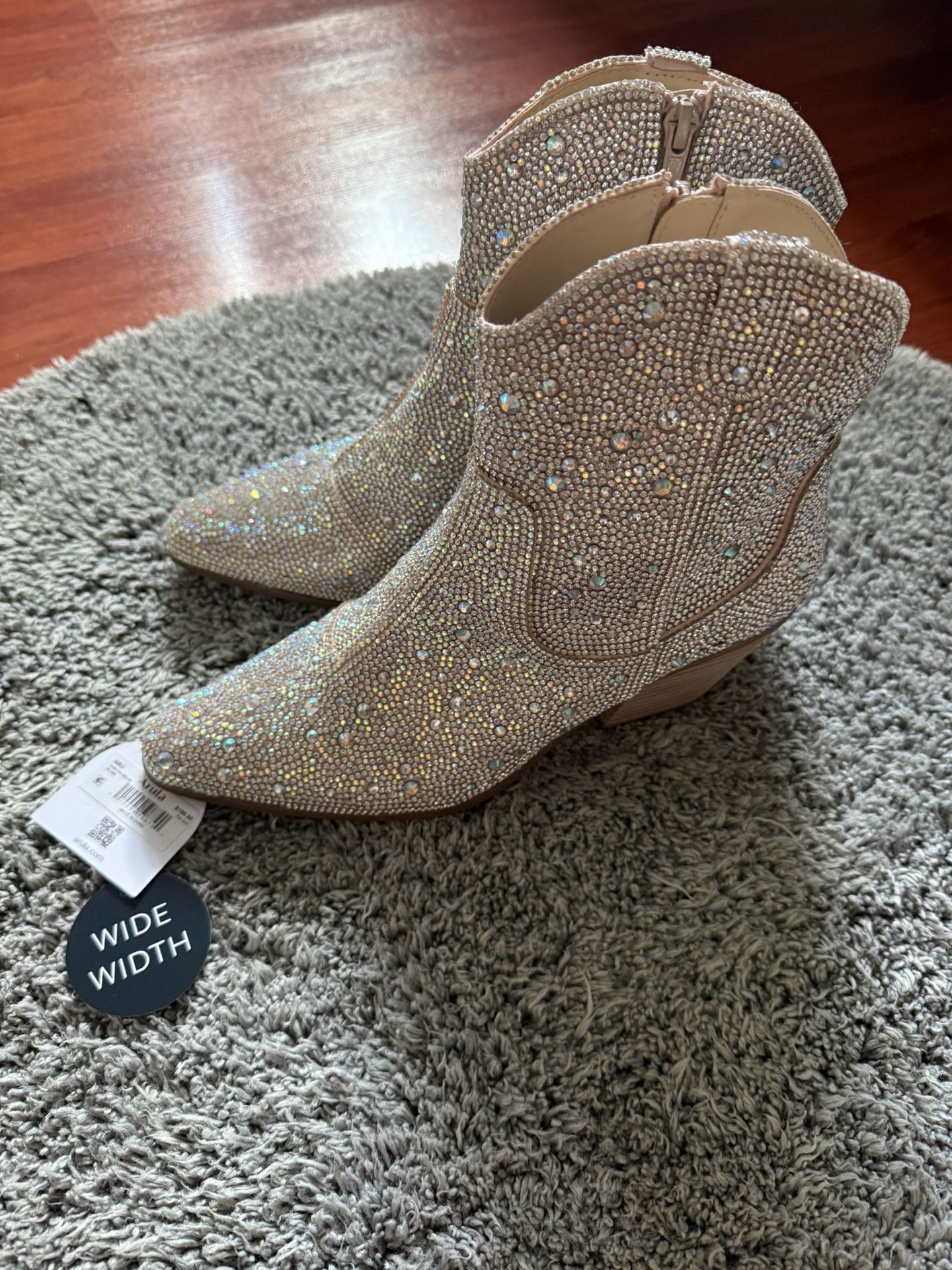 Arula Altar’d Rhinestone Sparkly Boots Women’s 8 Wide NEW