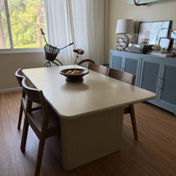 Chic Modern Dining Table & Chairs (Set of 4)