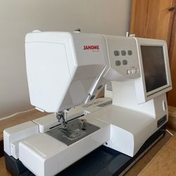JANOME Memory Craft 11000 Sewing Machine (2009)