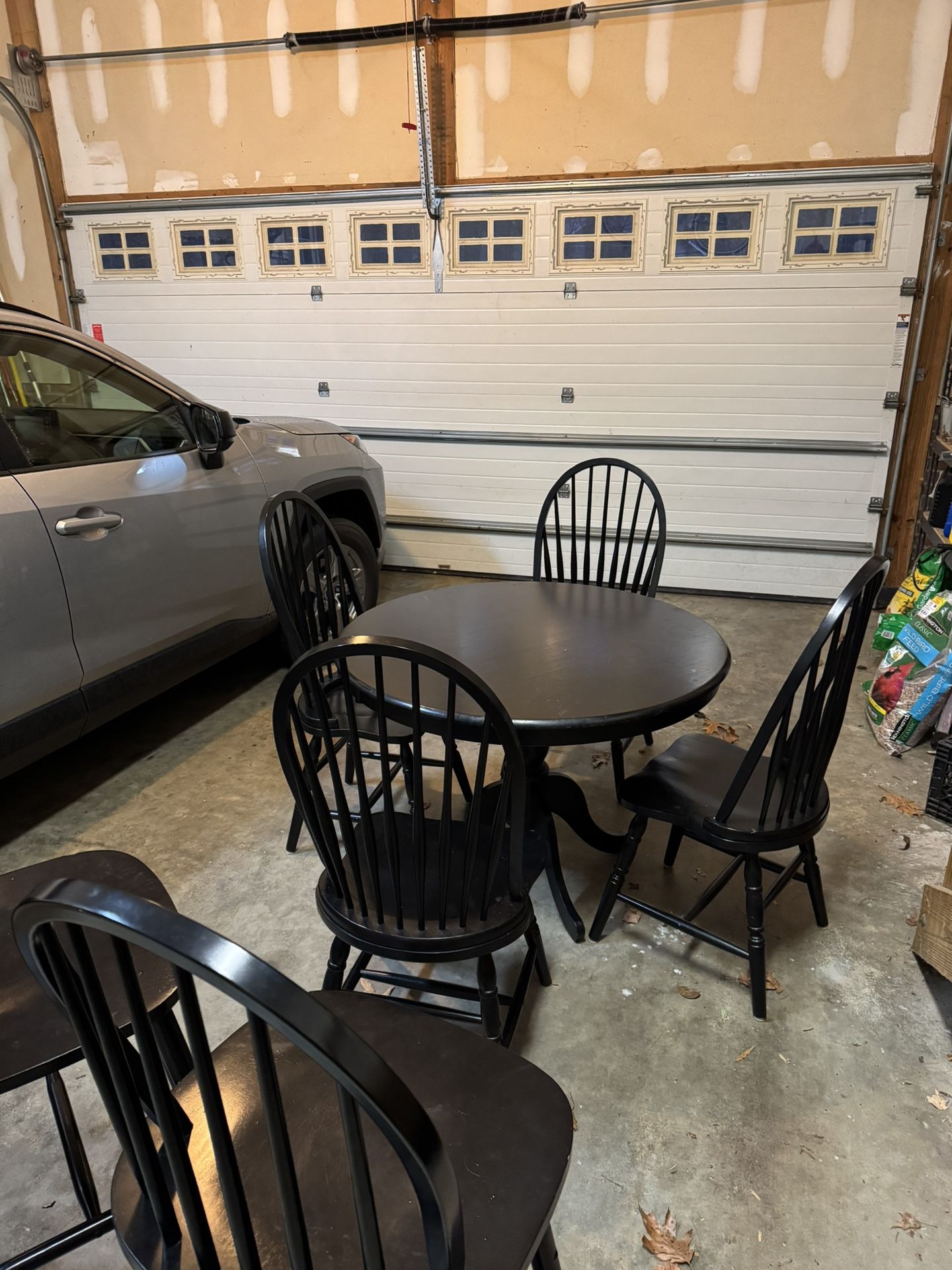 Kitchen table and Chairs