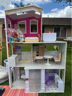 Rainbow Doll House w accessories