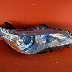 2015 2016 2017 Toyota Camry Headlight Right RH Passenger Halogen OEM 