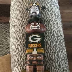 Green Bay Packer’s Wooden Statue