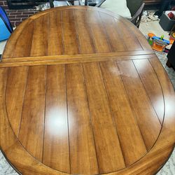 Extendable Dining Room Table 