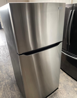 Frigidaire Top Freezer Fridge – Stainless, Clean, 30"