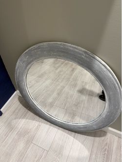 31x29.5 Large Oval Wall Mirror – Distressed Silver Farmhouse Frame