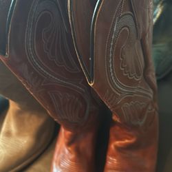 Boots Size 7 Leather Like New Each $20