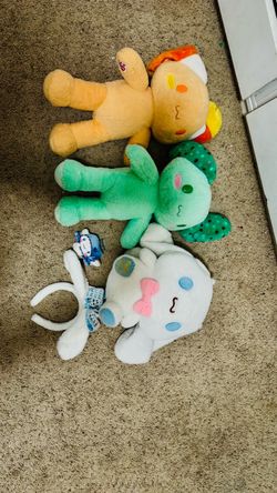 Build a bear cinnamon roll plushy’s