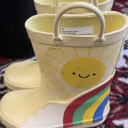 Cat & Jack Girls Yellow Rainbow Rain boot size 8